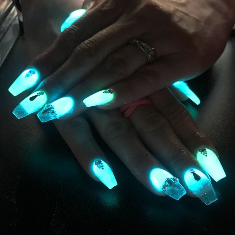 Glow In Dark UV Nail Polish(Imported)๐
๐ - Trendart